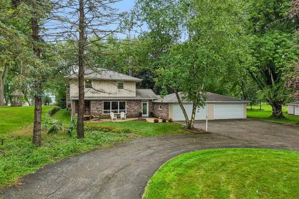121 Saeger Ave, Lac La Belle, WI 53066