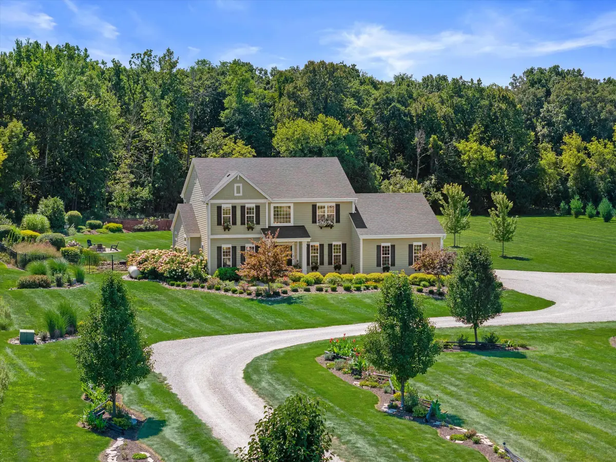 200 Nashotah Rd, Delafield, WI 53058 - #1