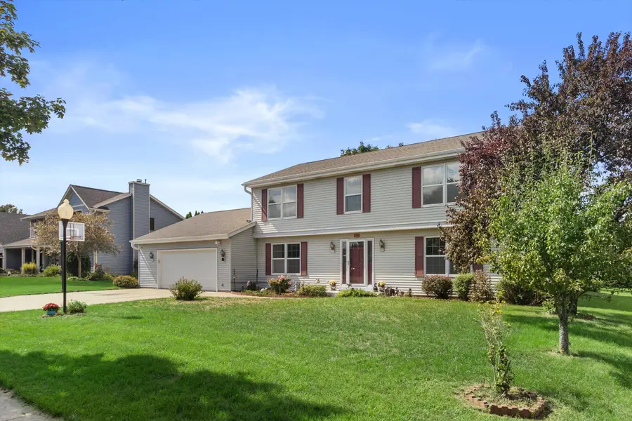 629 Two Rivers Dr, Mukwonago, WI 53149 - #2