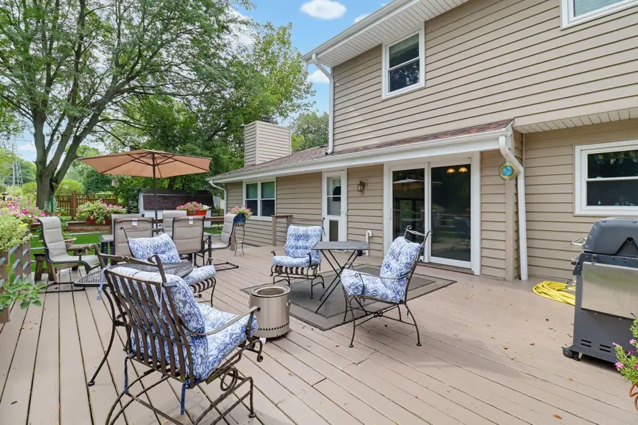 10257 W Spring Green Rd, Greenfield, WI 53228 - #2
