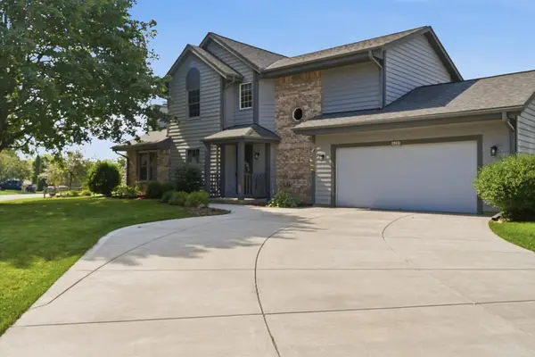 16205 W Mayflower Dr, New Berlin, WI 53151