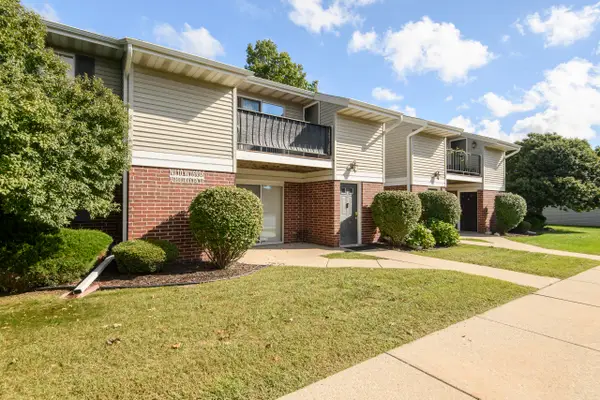 N110W16936 Ashbury Cir, Germantown, WI 53022