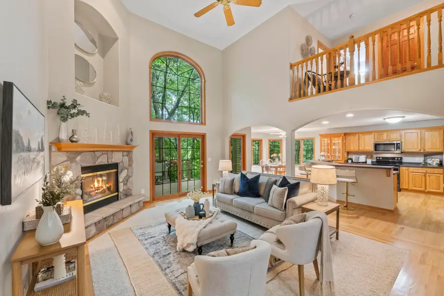 3515 Broken Bow Trl, Delafield, WI 53018 - #2