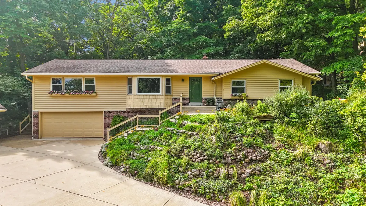 N31W22025 Shady Ln, Pewaukee, WI 53072 - #1
