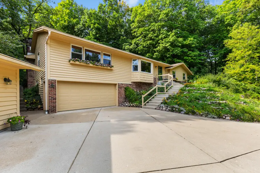 N31W22025 Shady Ln, Pewaukee, WI 53072 - #2
