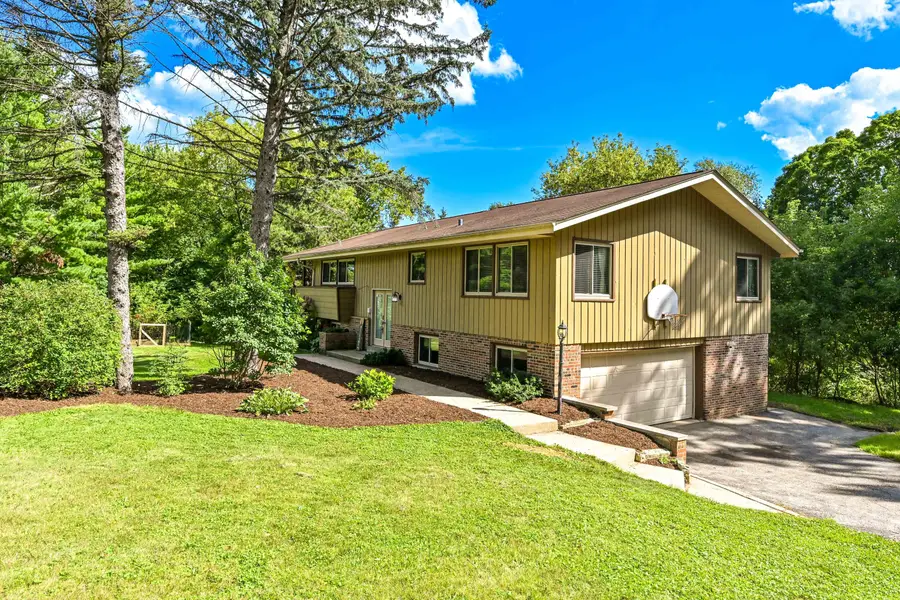 1661 Manchester Dr, Grafton, WI 53024 - #2