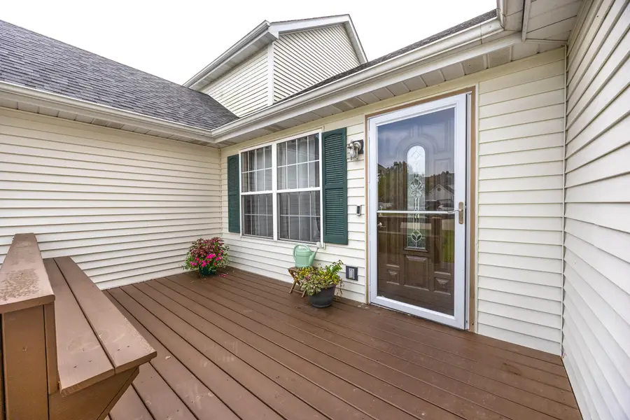 206 Sterling Ct, Genoa City, WI 53128 - #2
