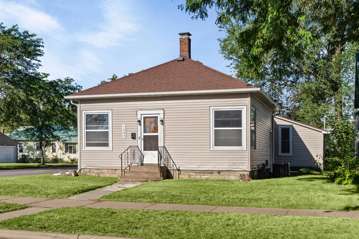 1303 Kane St, La Crosse, WI 54603 - #1