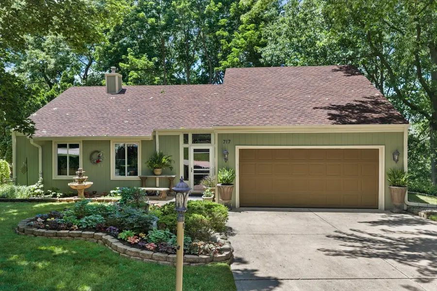 717 Mansfield Cir, Hartland, WI 53029 - #2