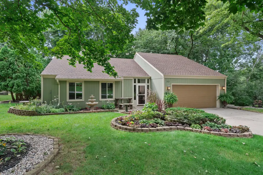 717 Mansfield Cir, Hartland, WI 53029 - #3