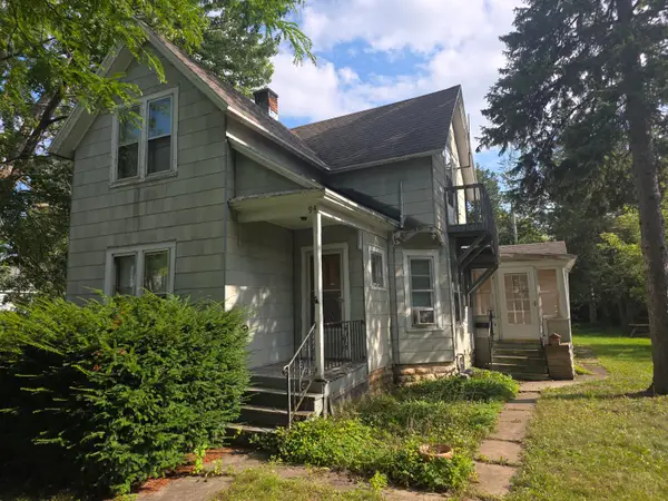 94 E 12th St, Fond Du Lac, WI 54935