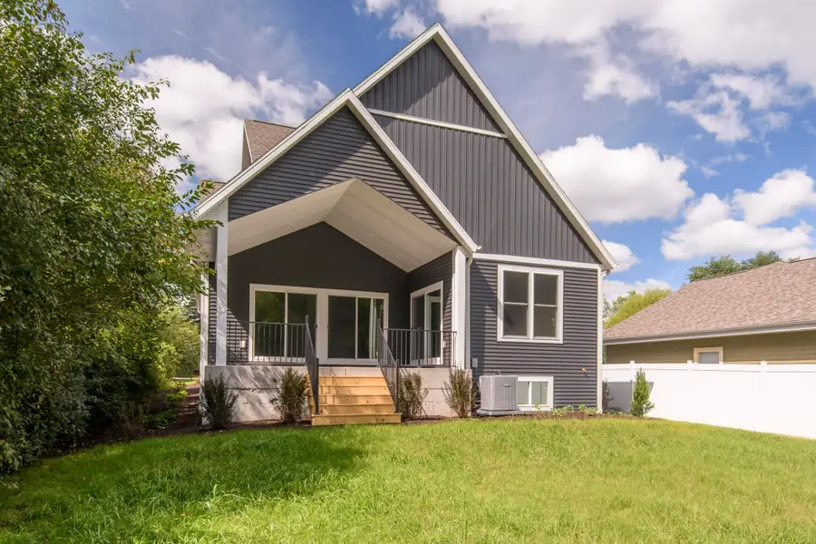 228 Evergreen St, Dousman, WI 53118 - #3