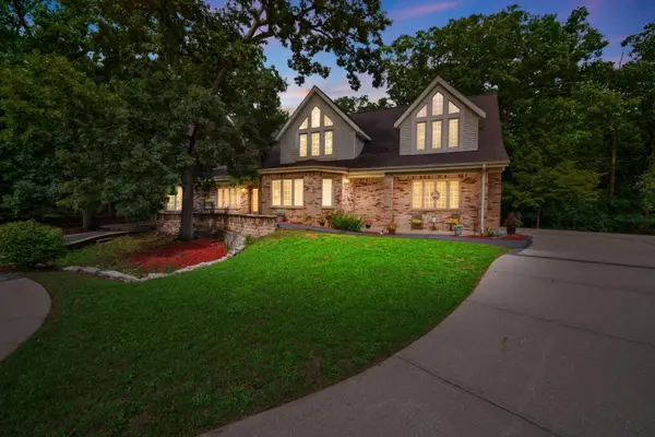 14700 W Fleetwood Ln, New Berlin, WI 53151