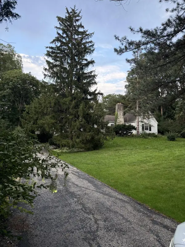 1030 Terrace Dr, Elm Grove, WI 53122