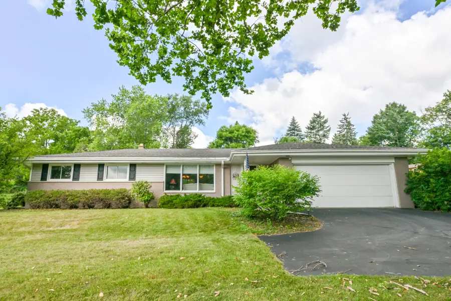 5127 S Menard Dr, New Berlin, WI 53151 - #2