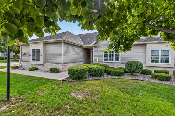 5333 S Butterfield Way, Greenfield, WI 53221