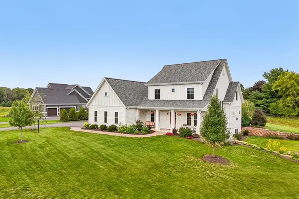 N52W30598 Moraine Dr, Merton, WI 53029