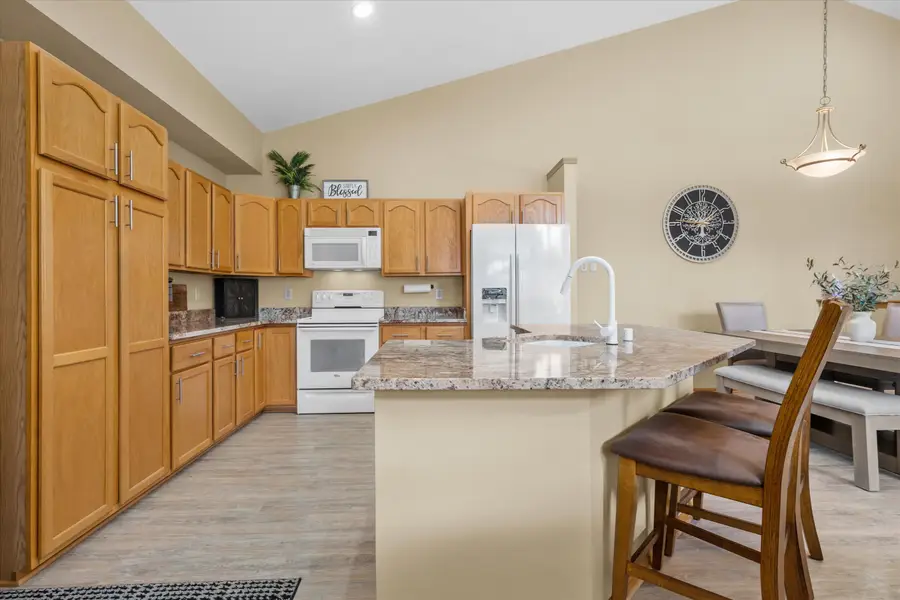 W196N11442 Shadow Wood Dr, Germantown, WI 53022 - #2