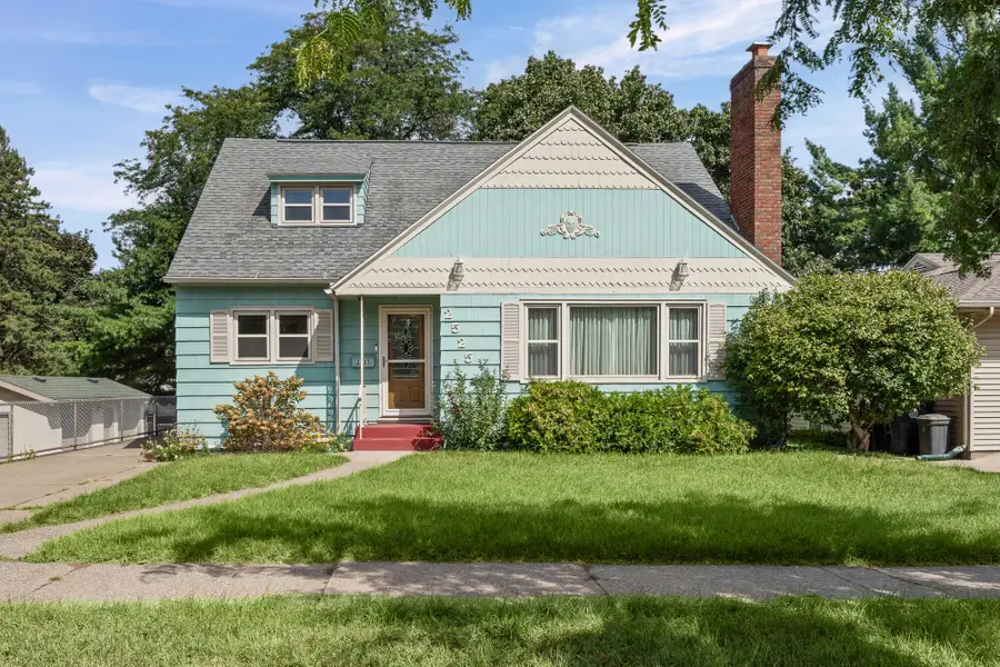 2525 Main St, La Crosse, WI 54601 - #2