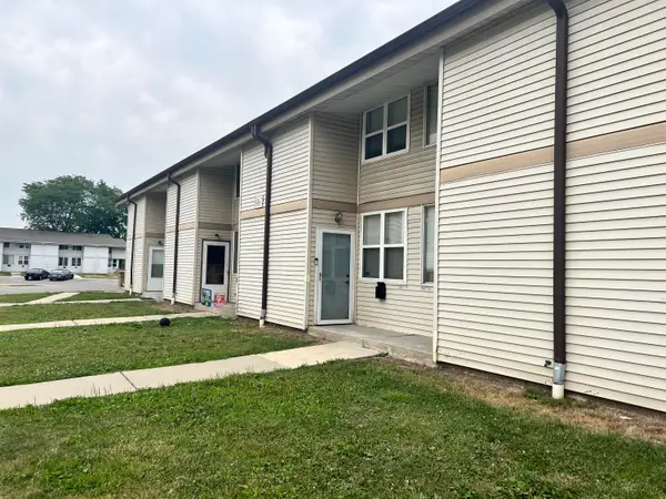 8867 N 95th St, Milwaukee, WI 53224