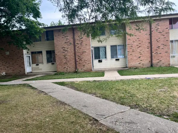 8931 N Swan Rd, Milwaukee, WI 53224