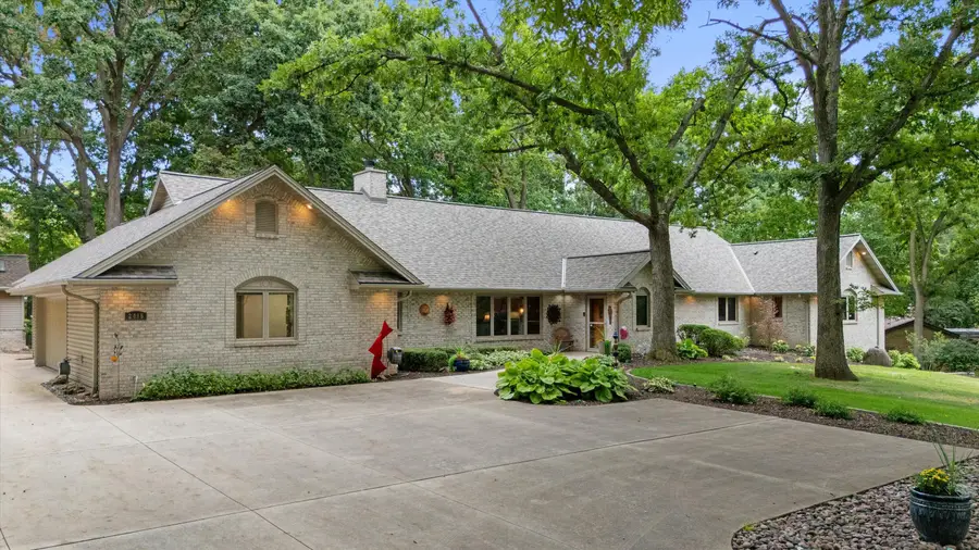 2416 N 118th St, Wauwatosa, WI 53226 - #2