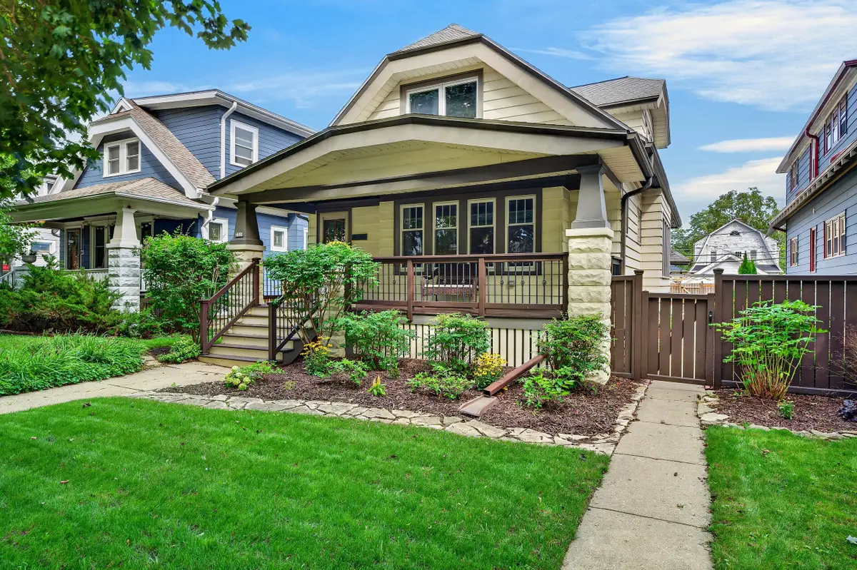 3318 N Weil St, Milwaukee, WI 53212 - #1