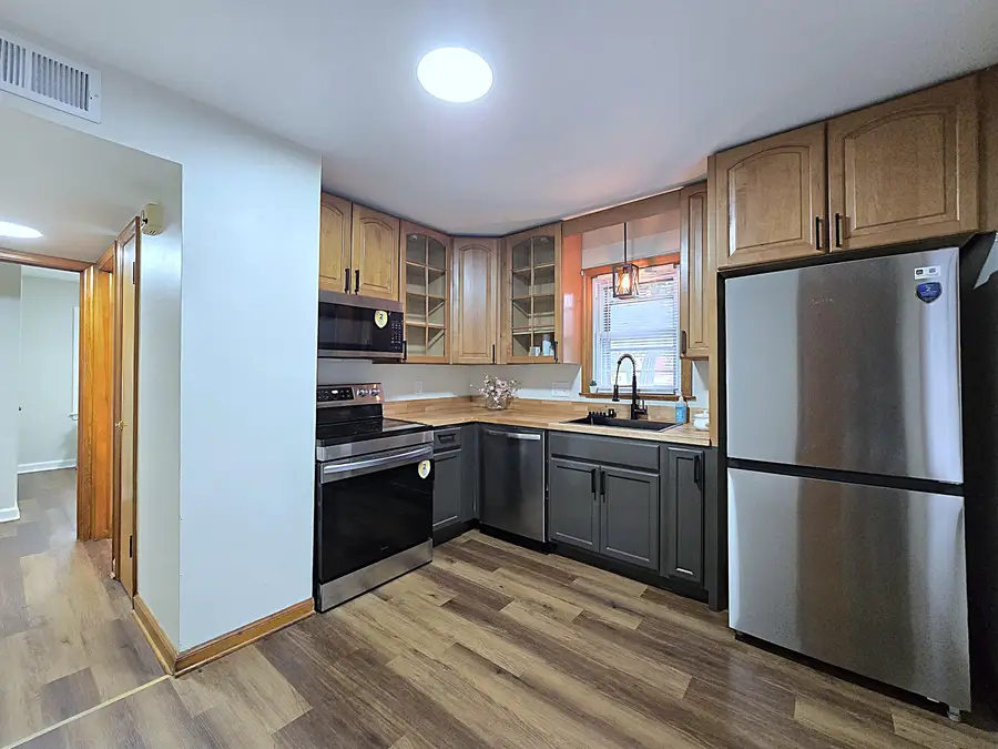 3136 N 77th St, Milwaukee, WI 53222 - #2