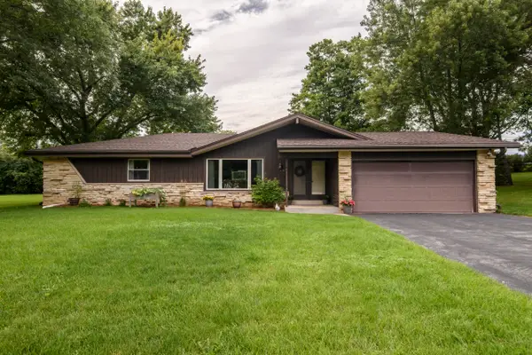 4695 Wessex Dr, Brookfield, WI 53045