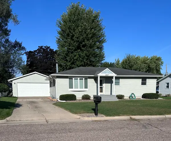 1907 La Crescent Ct, Campbell, WI 54603