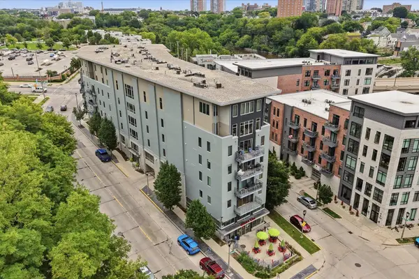 2080 N Commerce St, Milwaukee, WI 53212