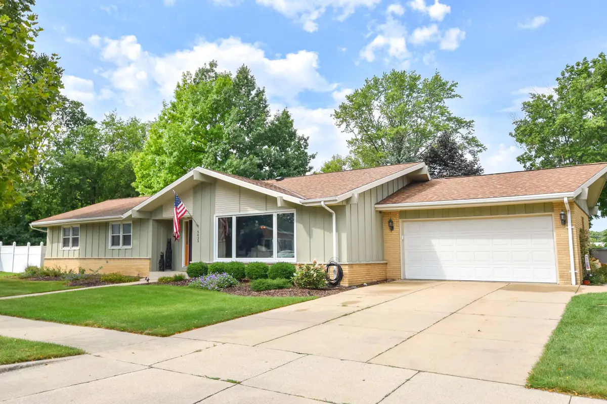 5433 S 24th St, Milwaukee, WI 53221 - #1