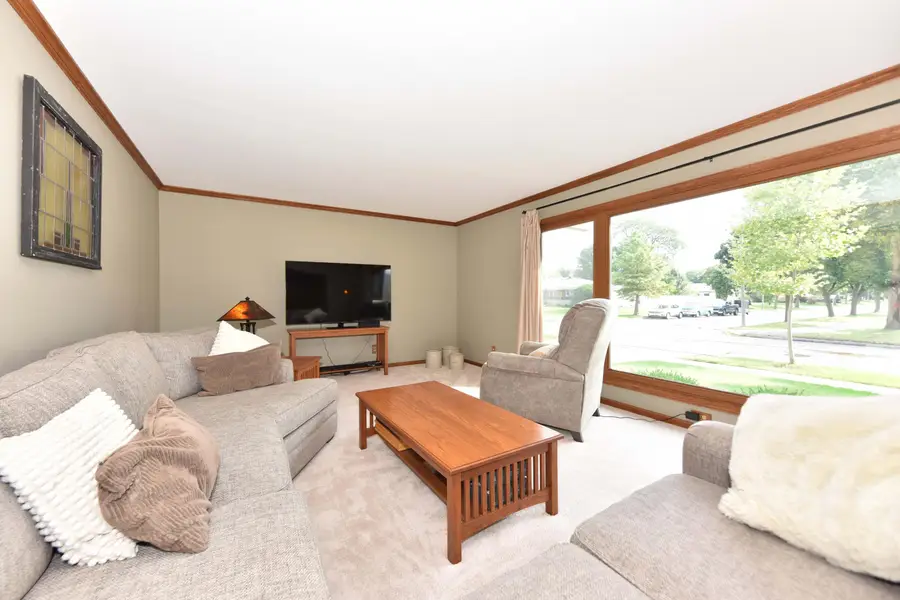 5433 S 24th St, Milwaukee, WI 53221 - #2
