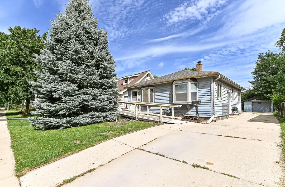 2818 S 71st St, Milwaukee, WI 53219 - #1