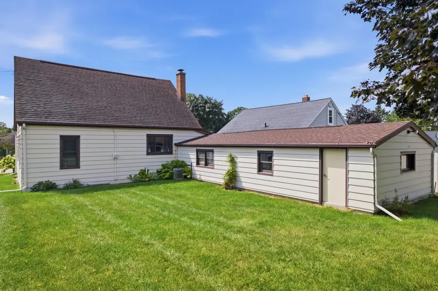 300 St. Rose Ave, Fredonia, WI 53021 - #3