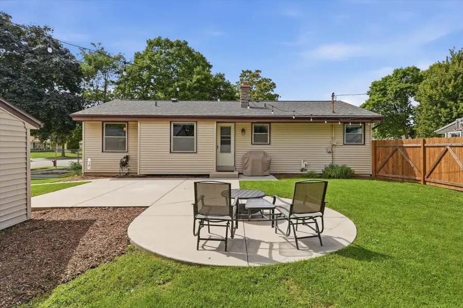 4058 S 73rd St, Milwaukee, WI 53220 - #2