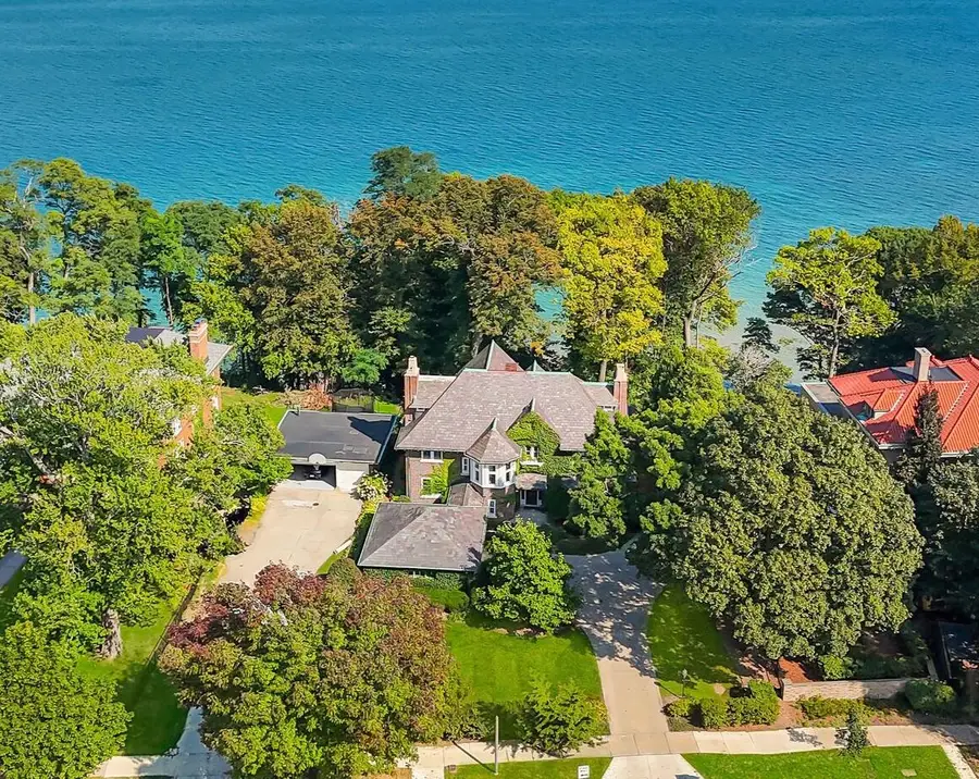 4400 N Lake Dr, Shorewood, WI 53211 - #2