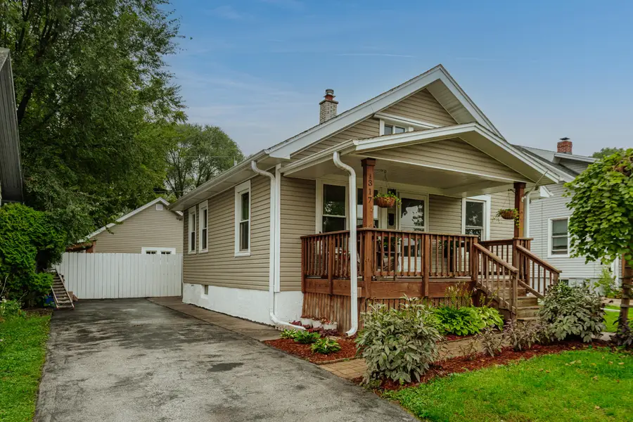 317 Wilson Ave, Waukesha, WI 53186 - #2