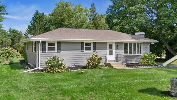 W140 Belleview Ave, Ixonia, WI 53066