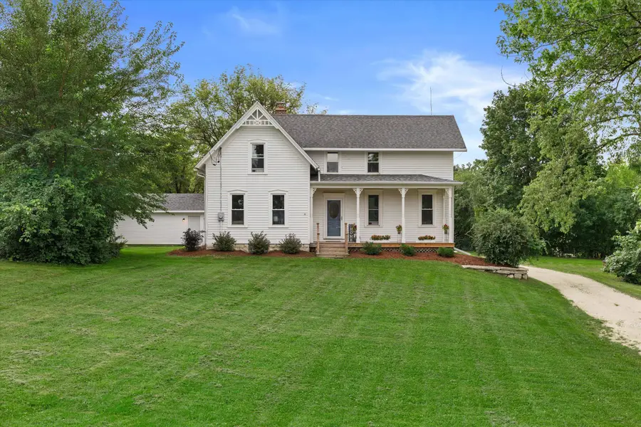 N4W22625 Bluemound Rd, Pewaukee, WI 53186 - #2