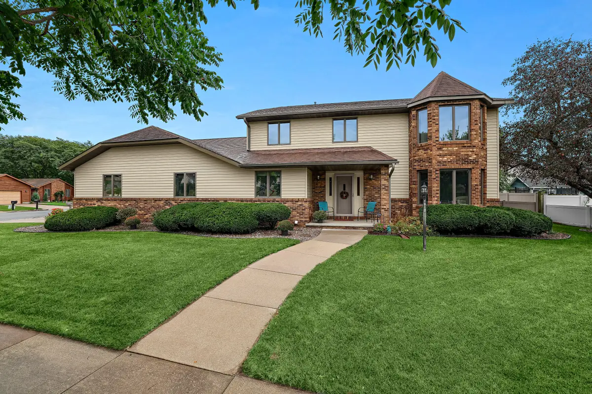 1942 Grand View Blvd, Onalaska, WI 54650 - #1