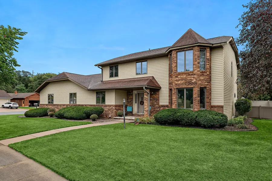 1942 Grand View Blvd, Onalaska, WI 54650 - #2