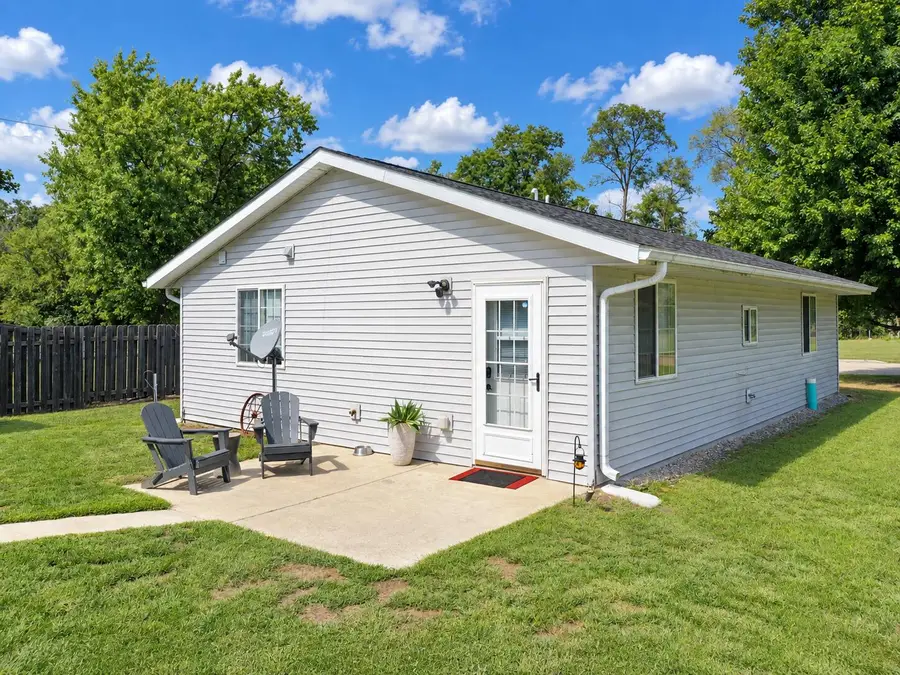 608 Center St, Boscobel, WI 53805 - #2