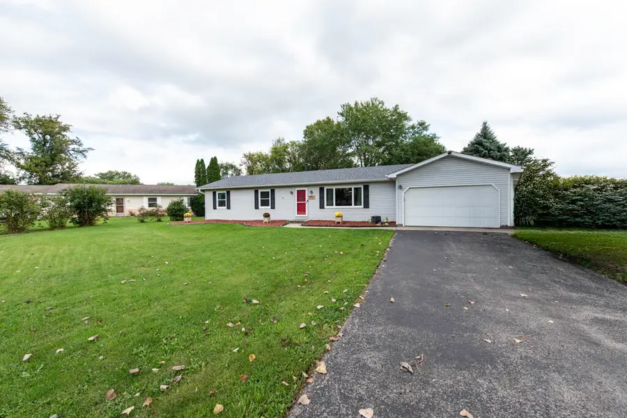 713 Eisenhower Ct, Twin Lakes, WI 53181 - #2