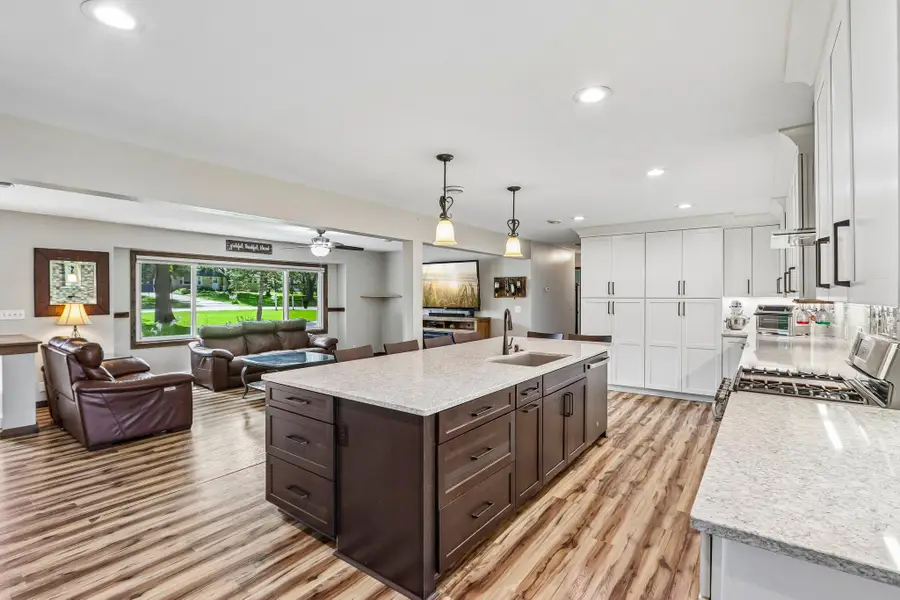 13716 W Lilac Ln, New Berlin, WI 53151 - #3