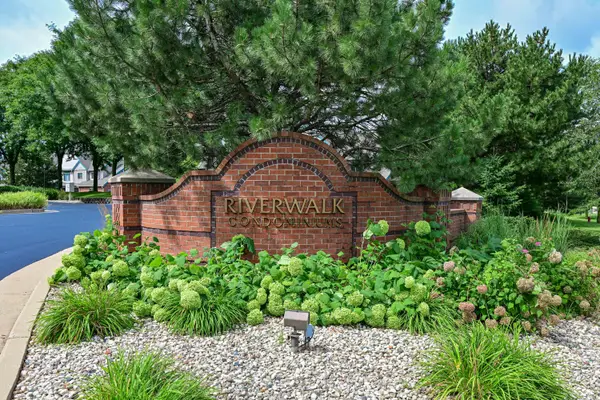3145 S Toldt Pkwy, West Allis, WI 53227
