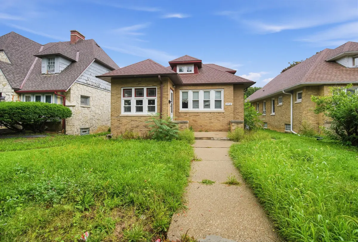 2718 N 46th St, Milwaukee, WI 53210 - #1
