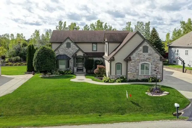 11011 W Meadowcreek Dr, Milwaukee, WI 53224 - #2
