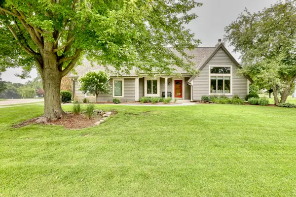 W241N5923 Goldencrest Ct, Sussex, WI 53089