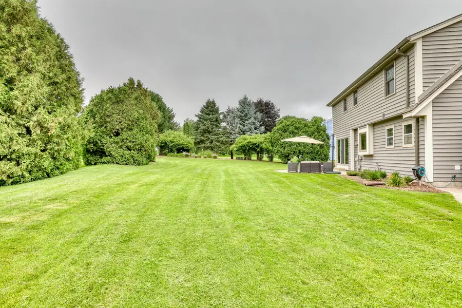 W241N5923 Goldencrest Ct, Sussex, WI 53089 - #3
